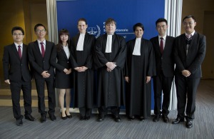 Sun Yat-sen University representatives with ICC officials Bruno Zehnder (center), Doreen Scholz (left) and Cynthia Chamberlain (right) © ICC-CPI